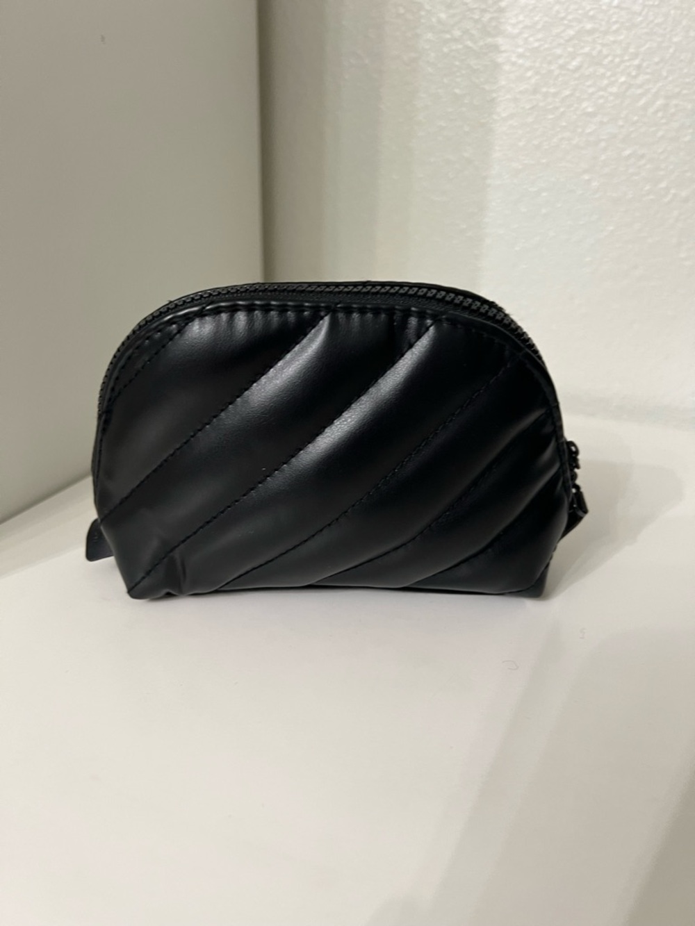 YSL Beauty Black New Quilted Cosmetic Pouch